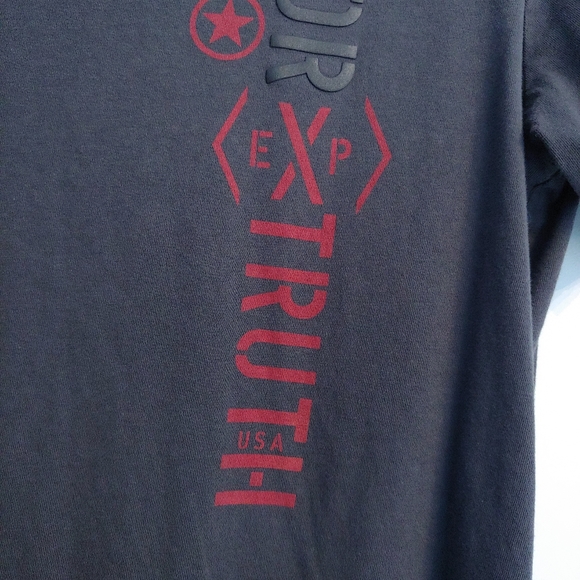 Express Graphic T-Shirt - Picture 4 of 12